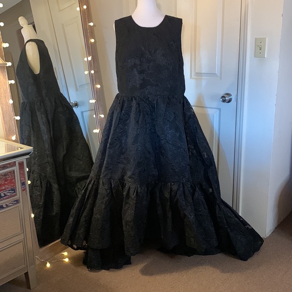 MAC DUGGAL
Mac Duggal Sleeveless High Low Brocade Gown - Picture 4 of 16